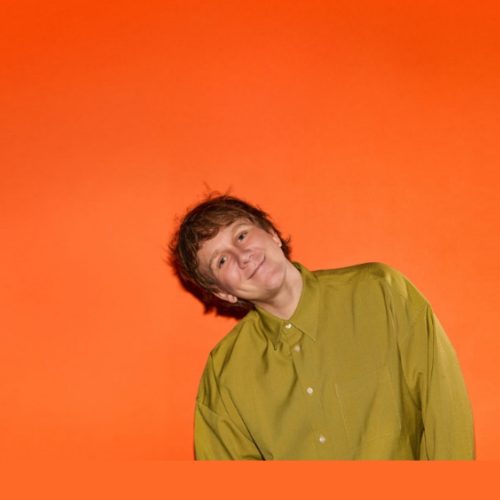 Josh Thomas: Jiggle, Jiggle